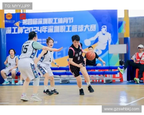 以激烈角逐为核心探讨团队合作与个人奋斗精神在竞技比赛中的重要作用